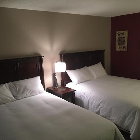 Jolly Giant Pub & Motel Willow Bunch 외부 사진