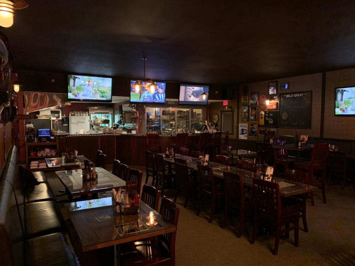 Jolly Giant Pub & Motel Willow Bunch 외부 사진